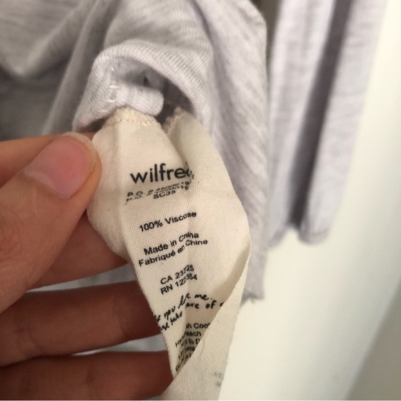 Wilfred Aritzia Grey Cardigan top - Picture 9 of 9